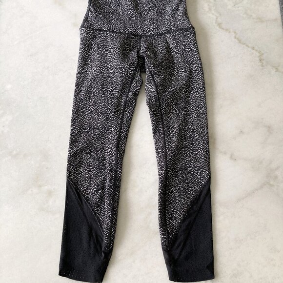 Lululemon Wunder Under Leggings / Tights / Pants (black & white) Luon, High rise - Picture 3 of 8